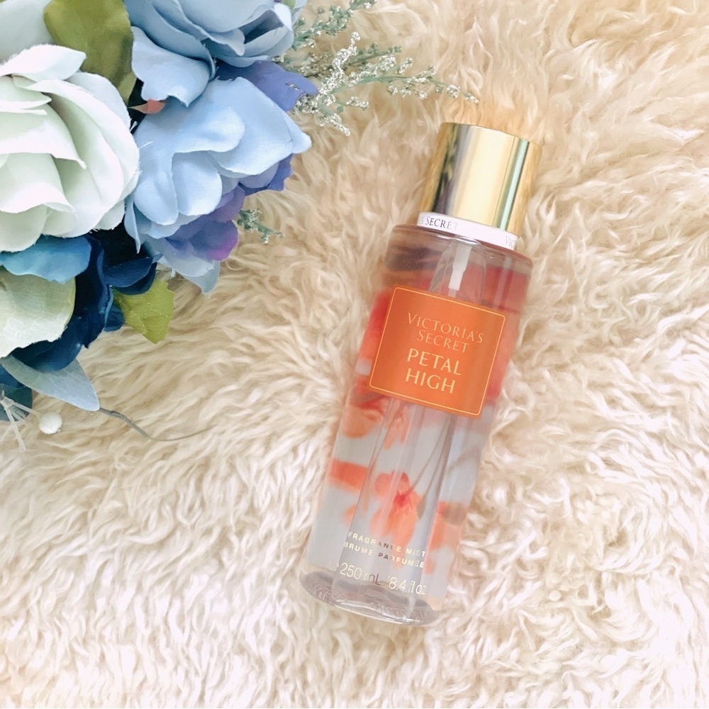 NWT Victoria's Secret Petal High Fragrance Mist Limited Edition Vintage Stock - Picture 3 of 9